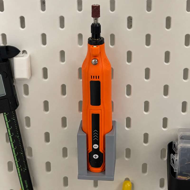 Skadis製 ペグボード式研磨工具ホルダー、壁掛け式サンデ - Workshop Tools Board のレビューと価格